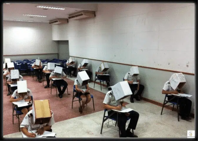 أهلا بالمدارس.. صور طريفة تكشف خفة ظل المدرسين