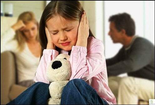 لا للضرب أو التخويف.. كيف تحمي أطفالك من الأزمات النفسية؟