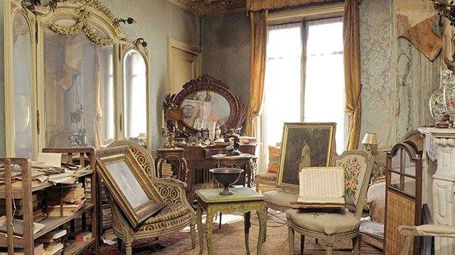 شقة مهجورة في باريس منذ الحرب العالمية الثانية.. تذهل الخبراء بعد فتحها من جديد!