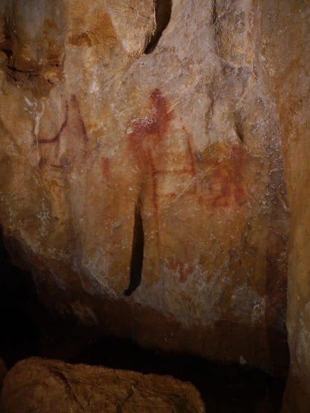 كشف مثير عن "لوحات رمزية" رسمت قبل 64.000 سنة يهدم نظرية "الإنسان البدائي"