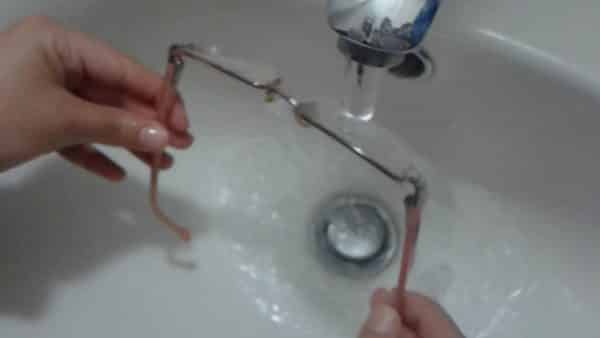 8 خطوات لغسل النظارة دون الإضرار بالعدسات