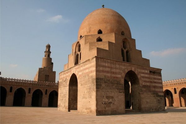 العلاقة المذهلة بين صلاة العيد وجامع أحمد بن طولون