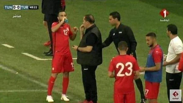 منتخب تونس يفطر في الملعب ومن له حيلة فليحتل
