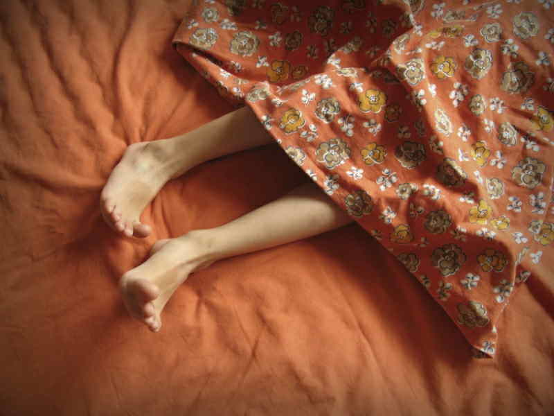 متلازمة الساق القلقة.. كيف نتخلص منها لنوم أفضل؟