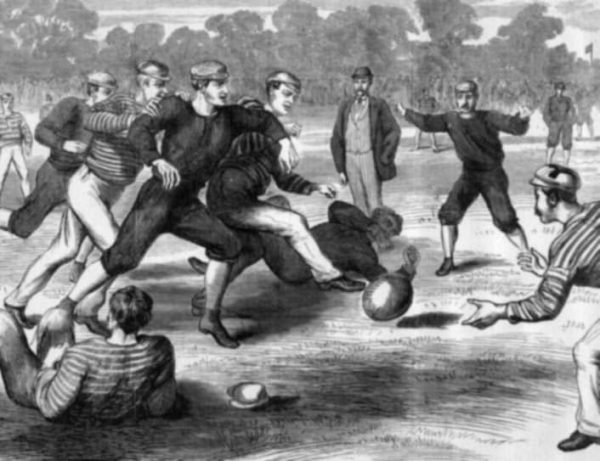 صراع ملوك بريطانيا مع كرة القدم ما بين الكراهية والقوانين والسجن 