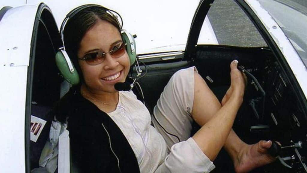 جيسيكا كوكس.. بطلة التايكوندو التي صارت أول طيار بلا ذراعين في التاريخ