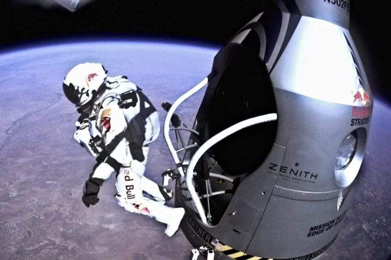القفز من الفضاء.. وأغرب المجازفات التي تثبت شجاعة أصحابها