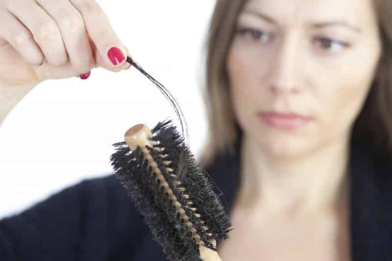 3 خلطات طبيعية لإعادة بناء الشعر التالف في أسبوع وحد