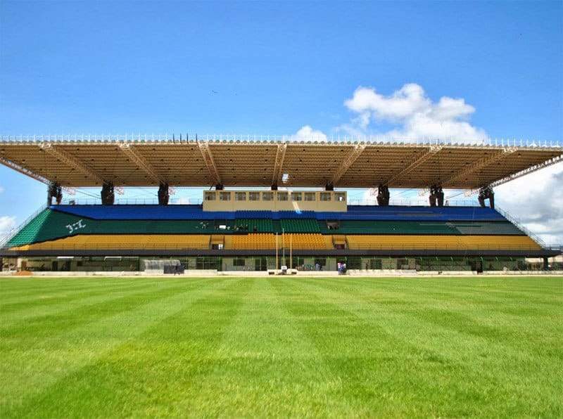 فقط في البرازيل.. ملعب يقع على خط الاستواء ويقسم الكرة الأرضية لنصفين