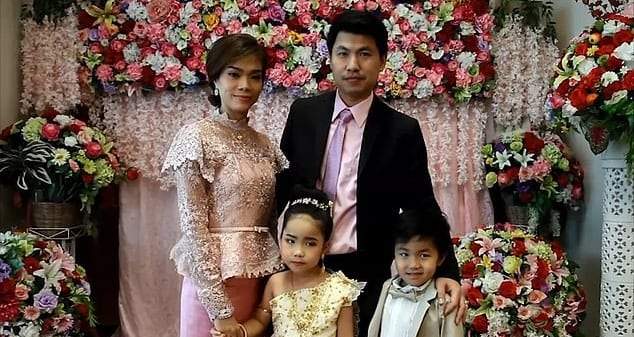 فقط في تايلاند.. زفاف بين توأم في السادسة لحمايتهما من سوء الطالع!