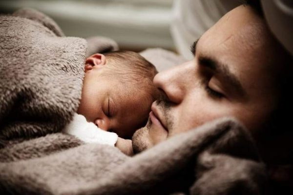 نصائح مهمة لجعل نوم الأطفال سريع وهادىء ومنتظم