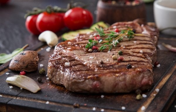 دراسة: تسوية اللحوم الحمراء بشكل كامل يدمر الكبد