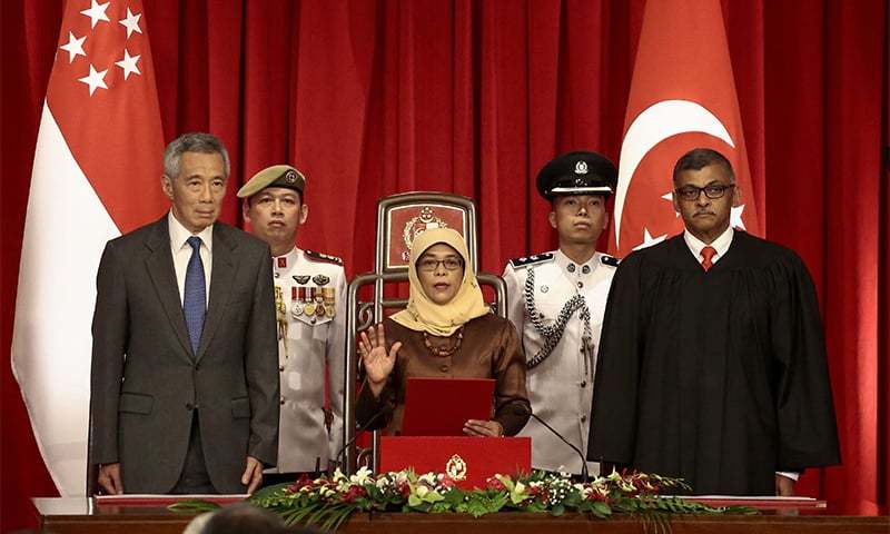 إنجازات رئيسة سنغافورة المسلمة.. واقع أم مبالغات؟