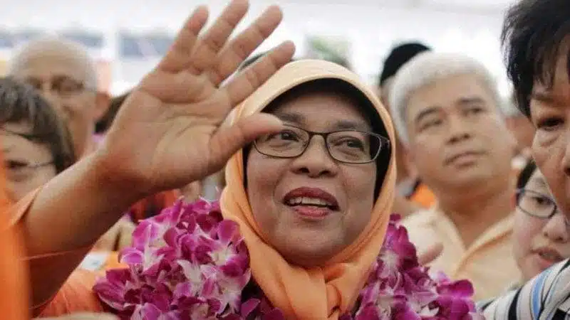 إنجازات رئيسة سنغافورة المسلمة.. واقع أم مبالغات؟
