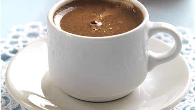 6 أضرار لشرب القهوة على معدة فارغة 