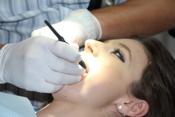 أمراض اللثة.. و5 أزمات لعدم تنظيف الأسنان