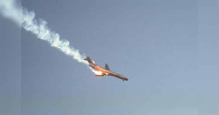 «تصادم طائرة وانفجار مكوك».. صور التقاطت قبل الكارثة بدقائق