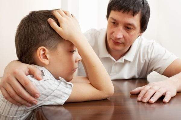 5 عبارات شائعة لا ينصح الآباء والأمهات بترديدها على مسامع الأبناء