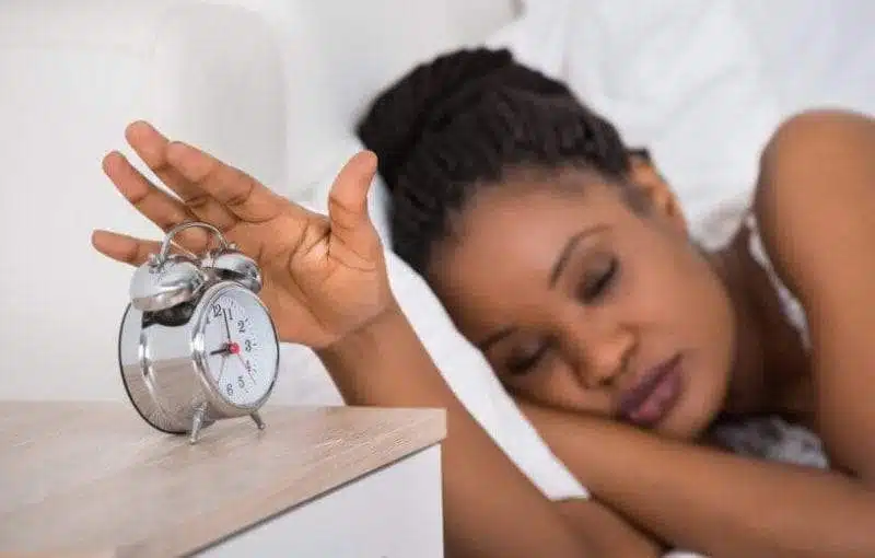 متى يؤدي النوم إلى الإصابة بالنوبات القلبية؟