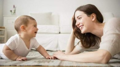 كيف تؤدي العلاقة الزوجية السيئة لزيادة حديث الأم مع الابن؟