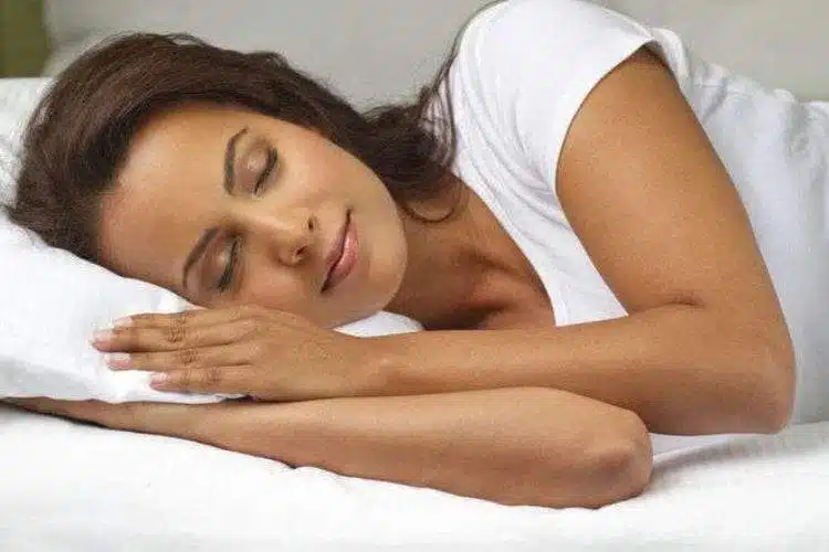 5 ممارسات ينصح بها قبل النوم