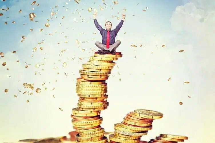 كيف يحقق المال السعادة وفقا للطبقة الاجتماعية؟