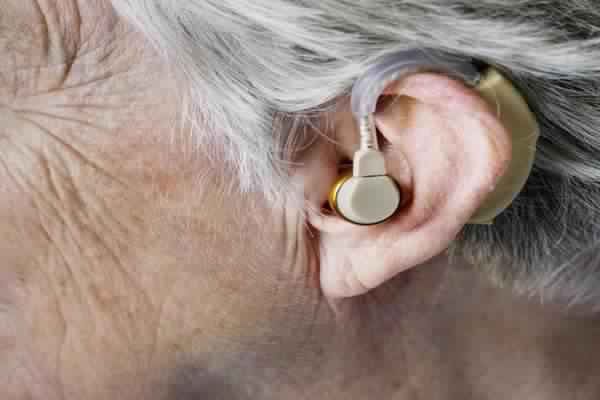 أزمات صحية يكشف عنها طنين الأذن