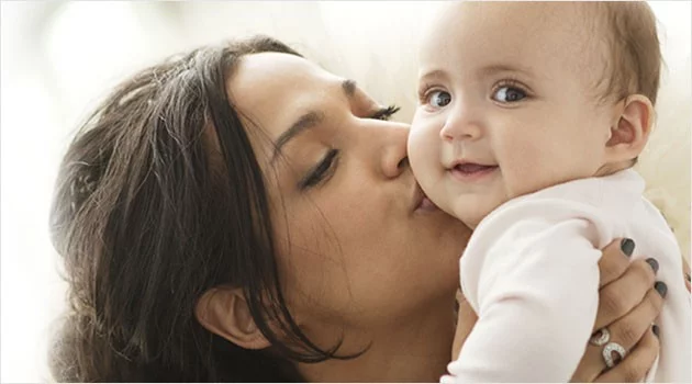 ماذا يحدث للطفل عند إطالة فترة الرضاعة الطبيعية؟