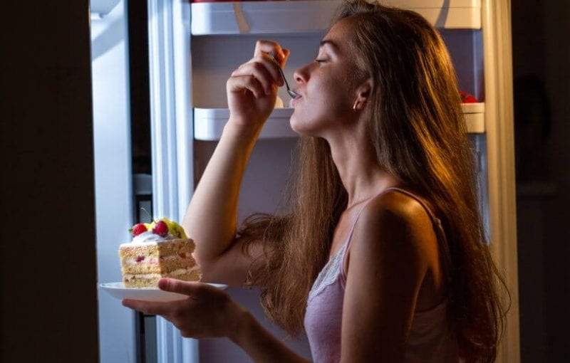 العلاقة بين تناول الطعام في المساء وصحة القلب لدى النساء