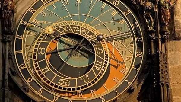 مخترع الساعة وأنواعها.. معلومات مذهلة عن آلة قياس الوقت