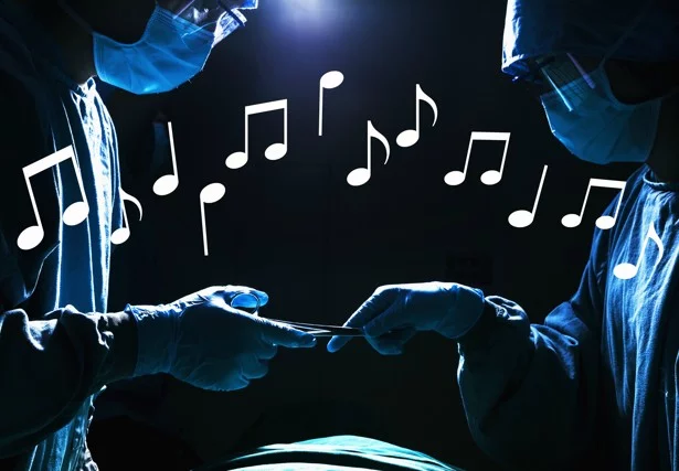 العلاج بالموسيقى.. عندما تخفف النغمات الفنية من آلام الجراحة