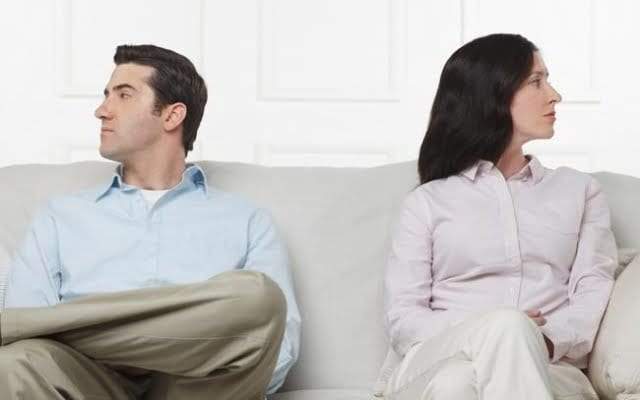 كيف تؤدي وظيفة الزوج إلى الطلاق؟