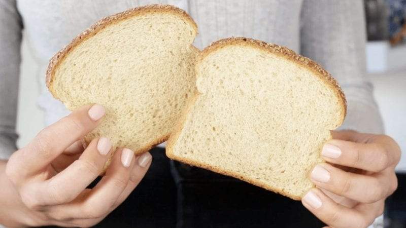 منع البكاء ومواجهة البقع.. استخدامات الخبز المثالية التي لا يعرفها الكثيرون