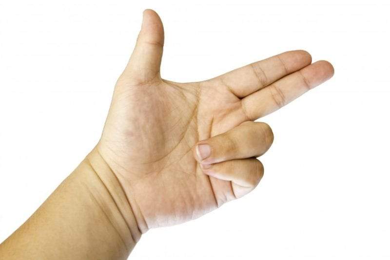 الإصبع الزنادية.. أسباب وعلاجات أزمة اليد المزعجة