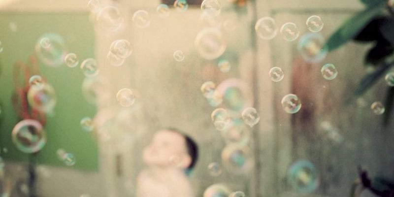 لماذا يبدو استرجاع ذكريات الطفولة المبكرة مستحيلا؟