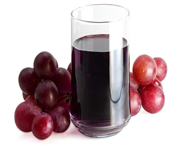 طرد السموم.. وأهم فوائد العنب الأحمر للجسم