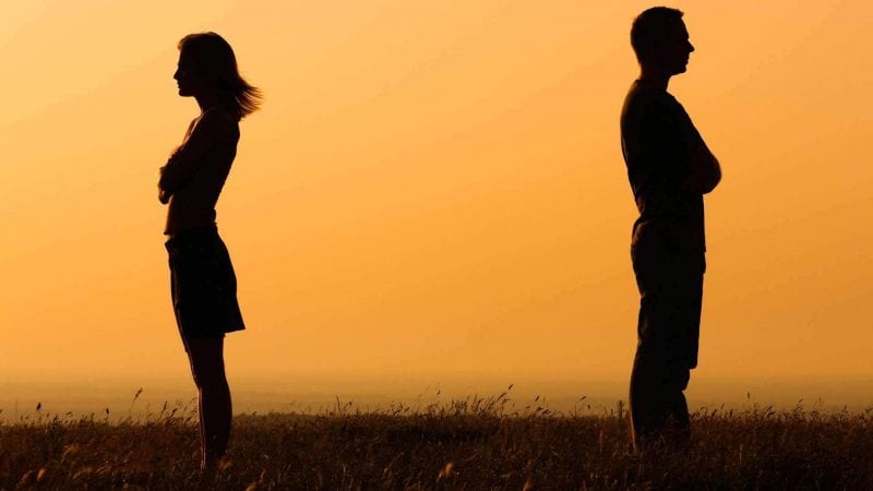 الطلاق الصامت.. عندما يعاني الطرفين من الانفصال العاطفي