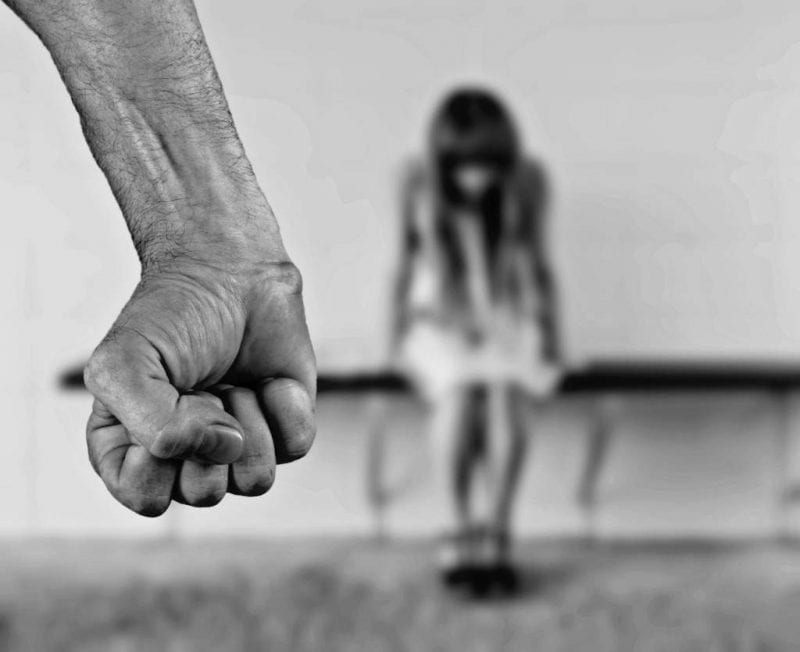 العنف الأسري ضد الأطفال.. أسباب واهية وآثار باقية