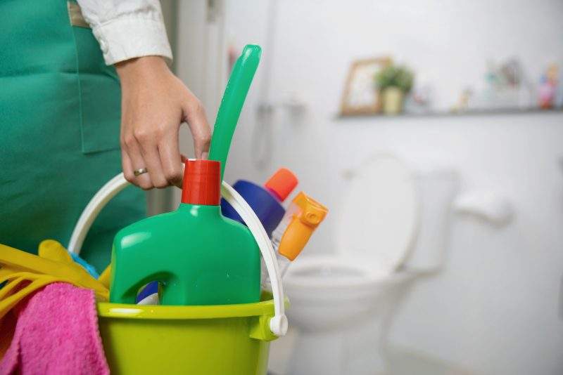 7 حيل مثالية من أجل تنظيف الحمام
