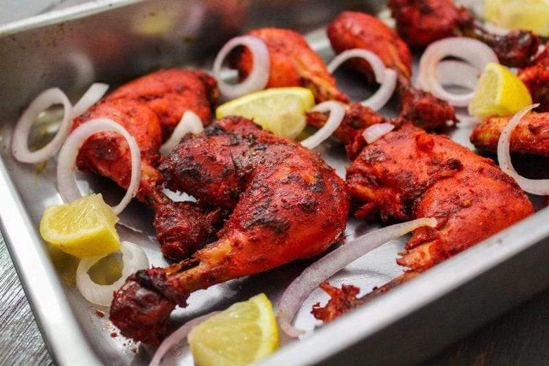 طريقة عمل دجاج تندوري الهندي بأربع وصفات شهية