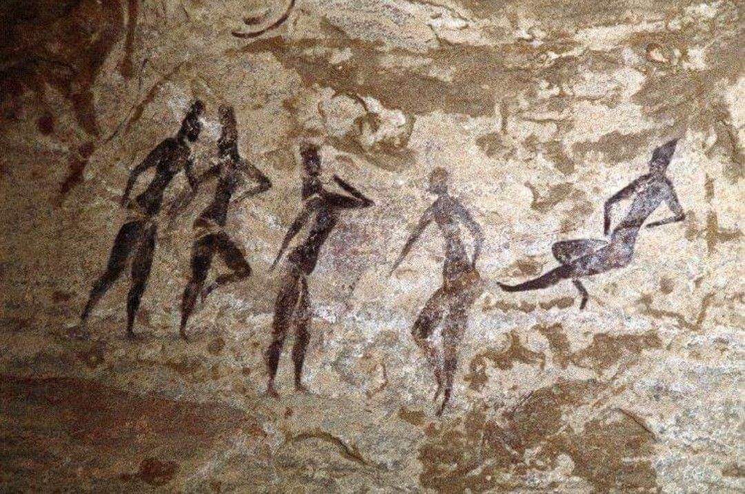 رسومات عمرها 20 ألف سنة تتحدث عن المستقبل.. وأبرز عجائب كهوف تاسيلي الجزائرية