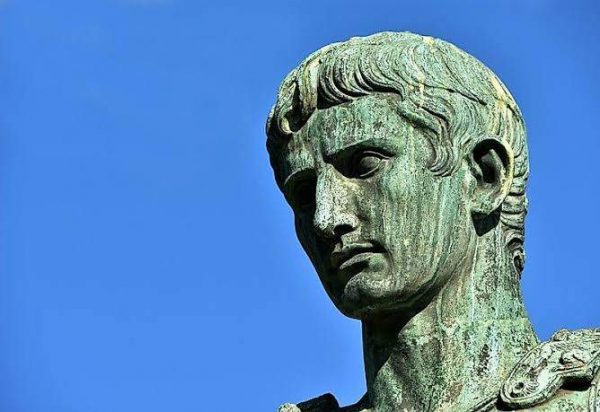 يوليوس قيصر