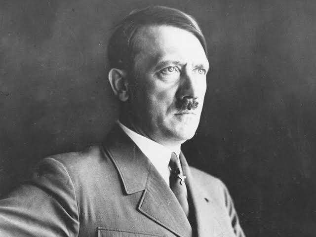 معضلة وفاة أدولف هتلر.. هل هرب أم انتحر؟