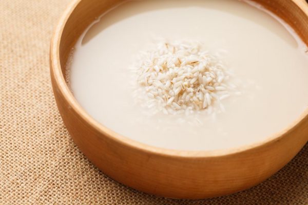 فوائد ماء الأرز للشعر والآثار الجانبية لاستخدامه