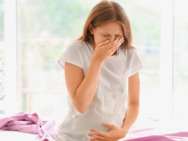 أعراض الحمل في الشهر الثامن الغثيان
