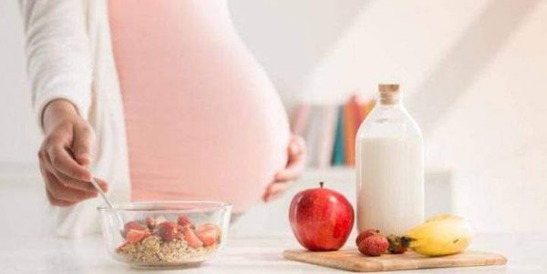 الأكل الممنوع للحامل في الأشهر الأولى