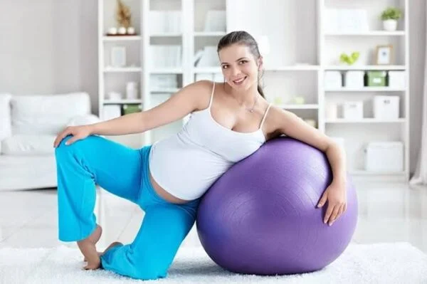 تمارين الكرة للحامل في الشهر التاسع 