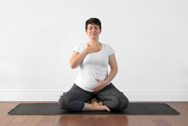 رياضة اليوغا للحامل في الشهور الأولى 