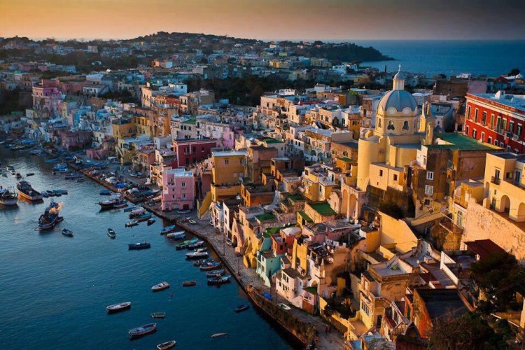 جزيرة بروسيدا أفضل جزر إيطاليا السياحية