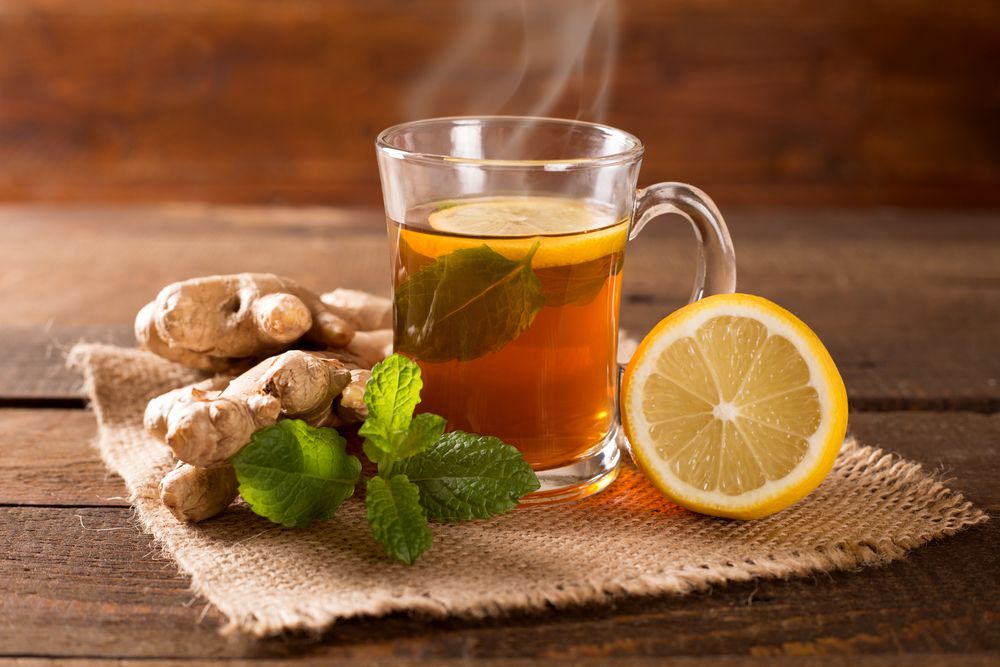 فوائد الشاي الأخضر والزنجبيل العلاجية والآثار الجانبية
